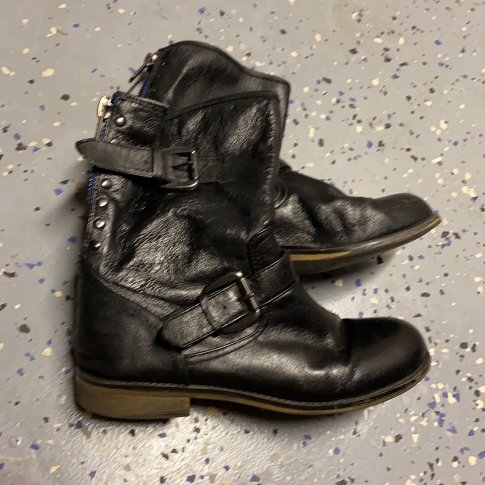 Steve Madden black leather boots